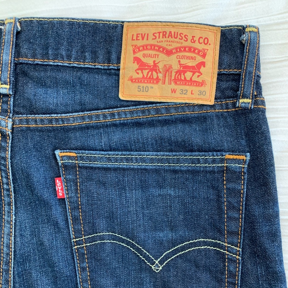 Used once! Levi’s 510 dark wash skinny jeans 32x30 - Picture 3 of 6